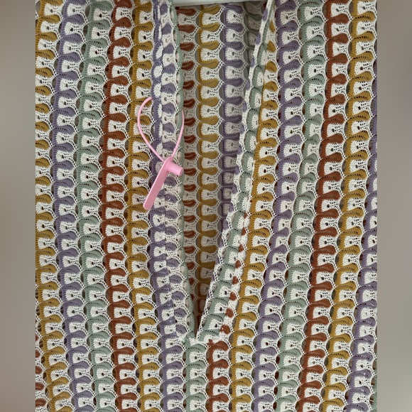 Sunfere Dawn V-Neck Crochet Cover Up - Picture 6 of 10